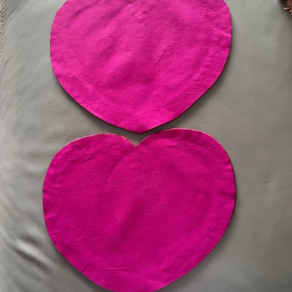 VINTAGE FUCHSIA/ DARK PINK BEADED PLACEMATS- TARGET- 2000- SET OF 2 - Picture 7 of 9